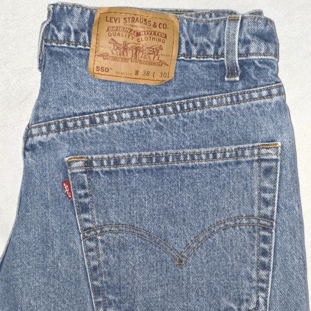 Vintage Levis 550 Relaxed‎ Fit Jeans Mens Blue Denim Made in USA Size 36X29